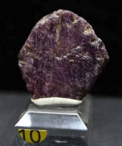 Corindon Rubis cristallisé plat