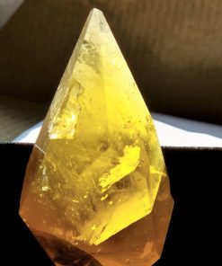 Polyèdre de fluorite Valzergues